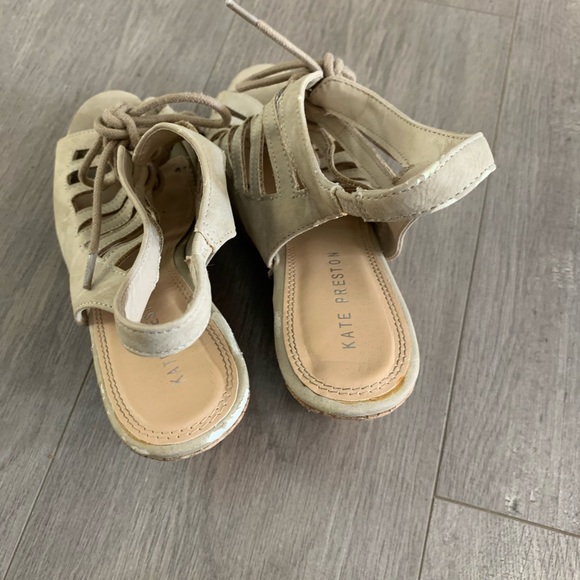 Late Preston Cream Nude Wedge Heel Shoes Sz 9. B1 - Picture 4 of 9